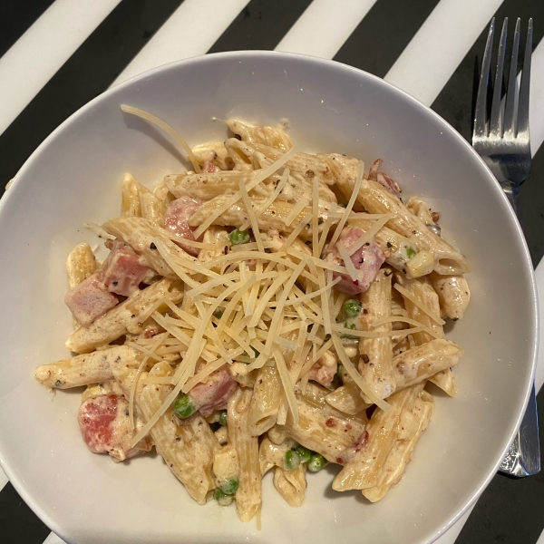 Quick and Creamy Pasta Carbonara