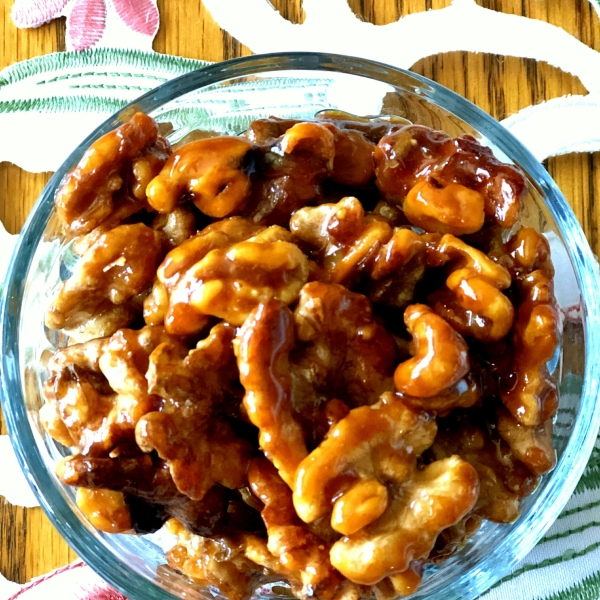 Honey-Roasted Cayenne Walnuts