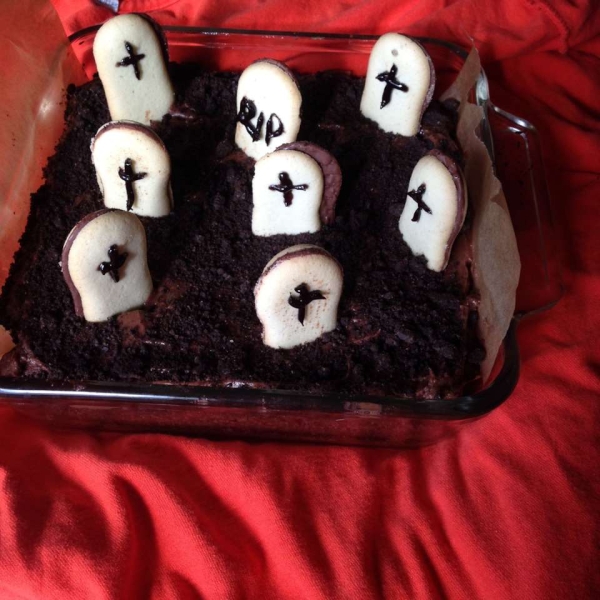 Graveyard Cake for Halloween