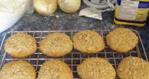 Amaranth Ginger Cookies