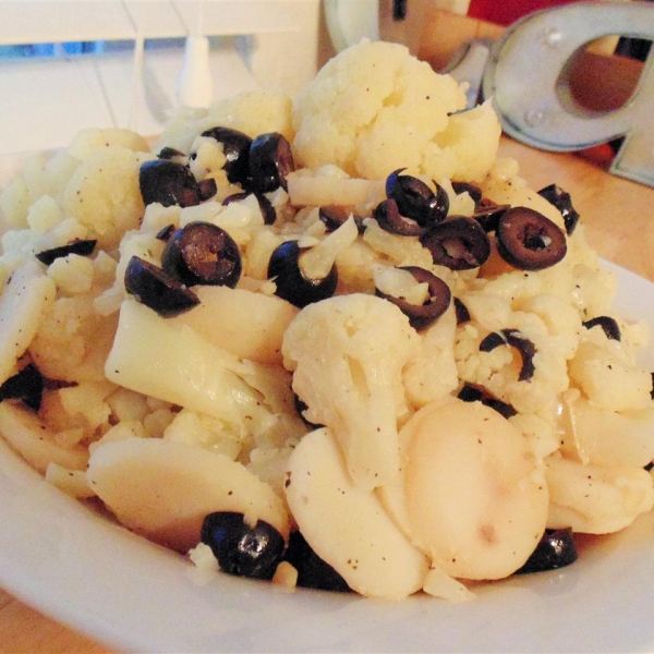 Cauliflower with Water Chestnuts and Black Olives