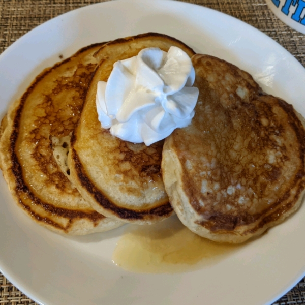 Fluffy Maple Buttermilk Pancakes