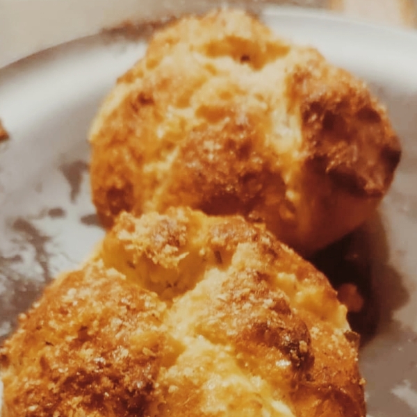 Korean-Style Cream Cheese Garlic Bread