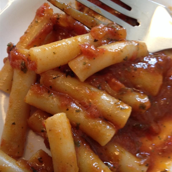 Ziti with Tomato-Pesto Sauce