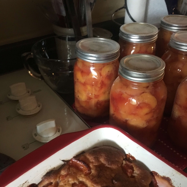 Mason Jar Peach Cobbler