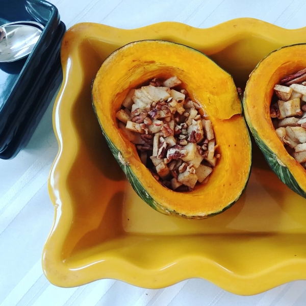 Buttercup Squash with Apples and Pecans