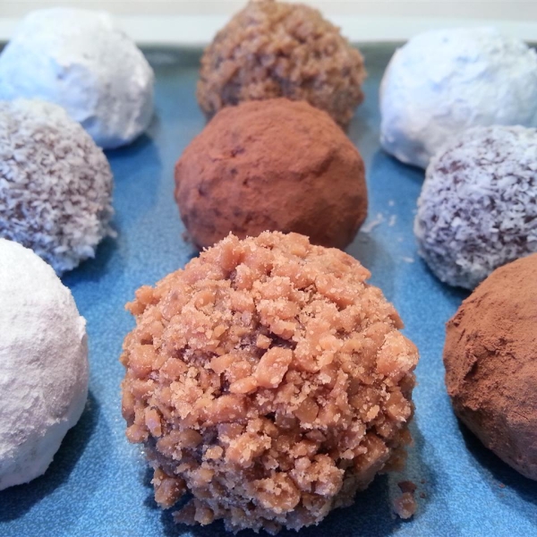 Brandy or Rum Balls