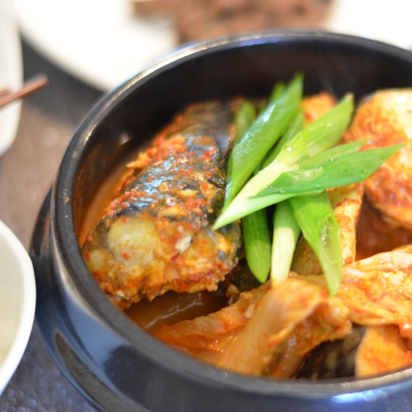 Godeungeo Jorim (Korean Braised Mackerel with Radish)