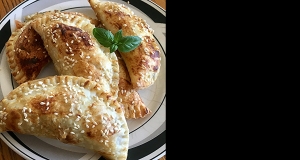 Empanadas de Tomate, Queso, y Albahaca (Tomato, Basil, and Mozzarella Empanadas)