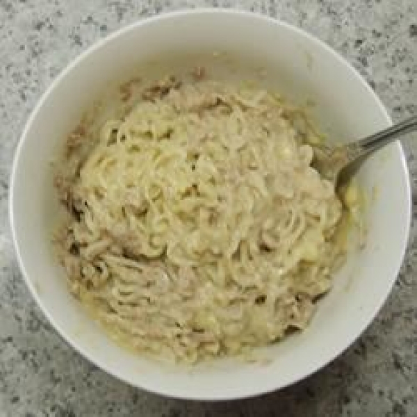 Dorm Room Cheesy Tuna and Noodles