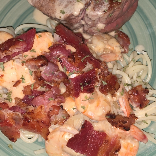 Filet Mignon with Garlic Shrimp Cream Sauce