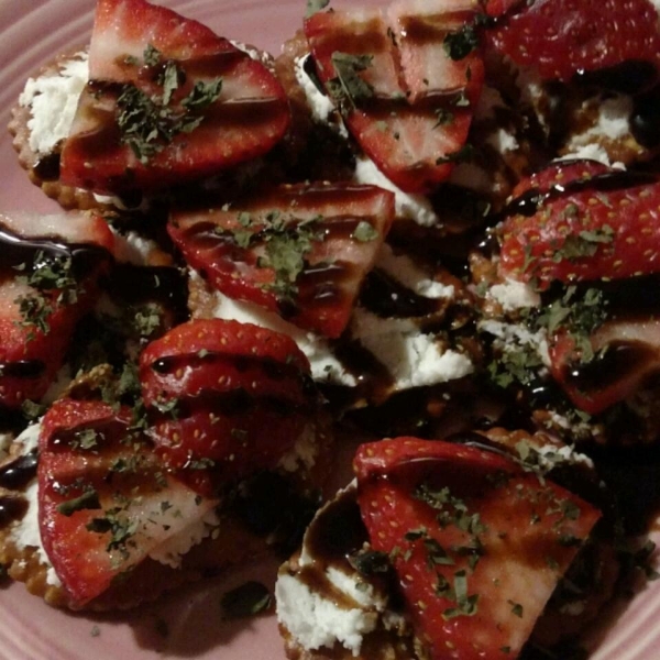 Strawberry Goat Cheese Pretzel Bites