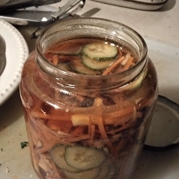 Spicy Vietnamese Quick-Pickled Vegetables