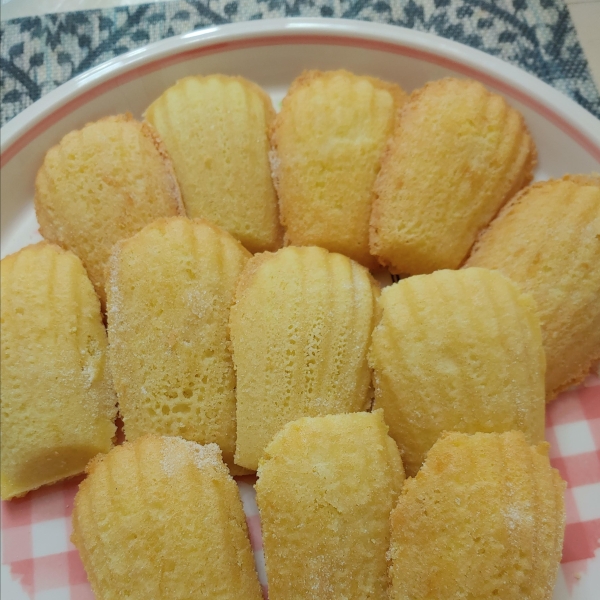 French Butter Cakes (Madeleines)