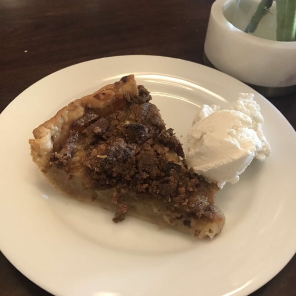 Caramelized Maple Apple Pie with Candied Bacon Crumble