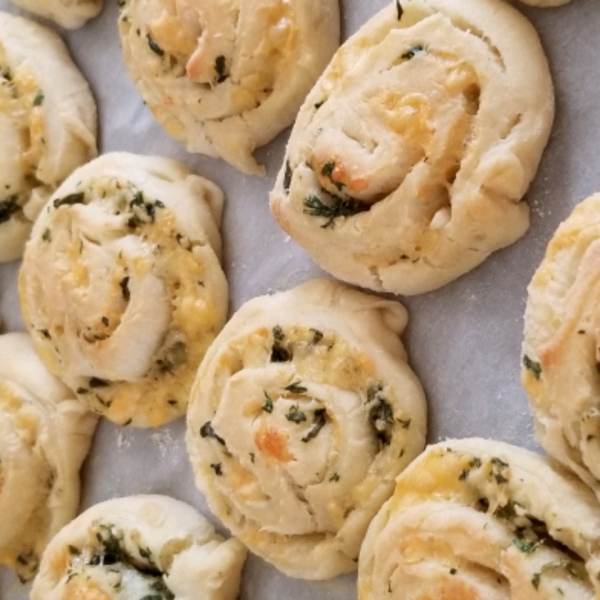 Garlic and Parmesan Dinner Rolls