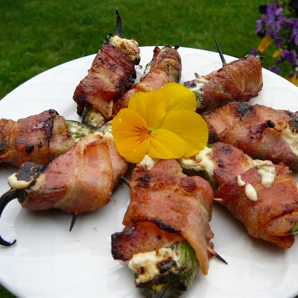 Rob's Screaming Stuffed Jalapeno Peppers