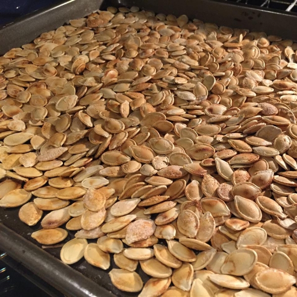 Crispy Roasted Pumpkin Seeds