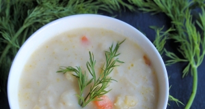 Slow Cooker Vegan Leek and Potato Soup