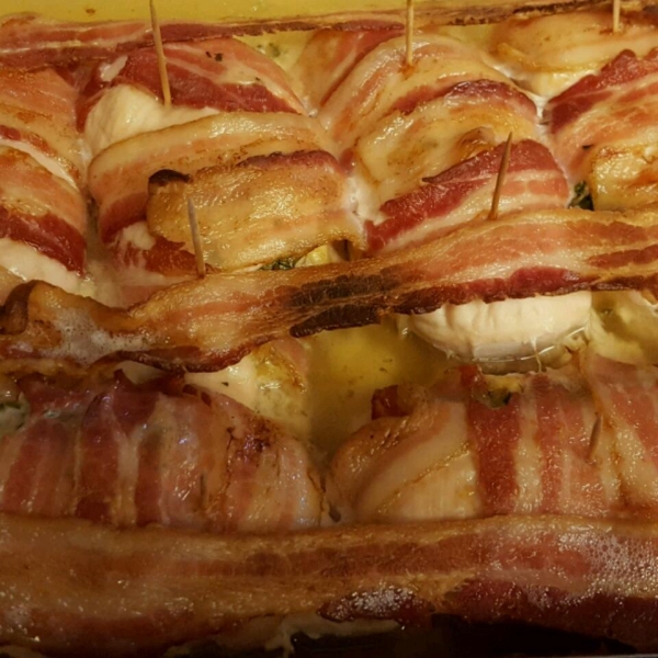 LJ'S Gorgonzola Stuffed Chicken Breasts Wrapped in Bacon