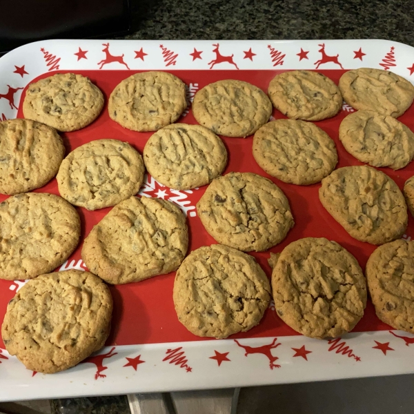 Easy Peanut Butter Chocolate Chip Cookies