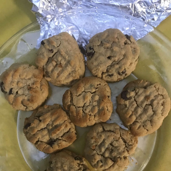 Easy Peanut Butter Chocolate Chip Cookies