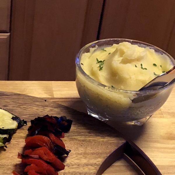 Skordalia (Greek Garlic Potato Dip)