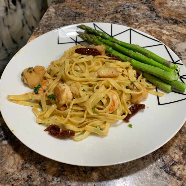 Linguine with Seafood and Sundried Tomatoes