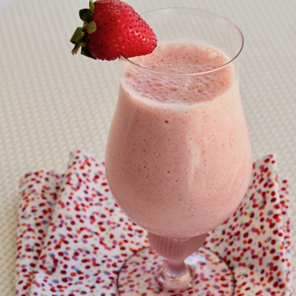 Delicious Healthy Strawberry Shake