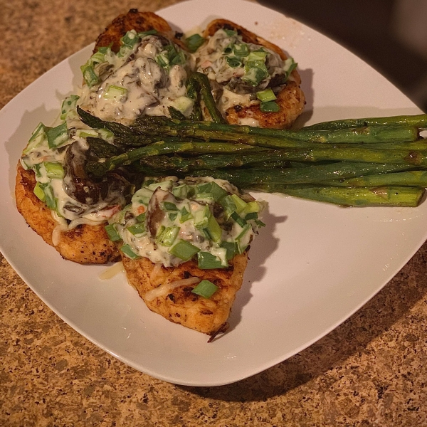 Garlic Cream Sauce over Chicken Breasts