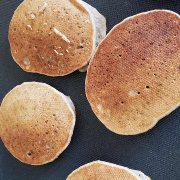 Gluten-Free Naturally Sweetened Banana Pancakes