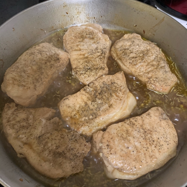 Pork Chops with Apple Cider Glaze