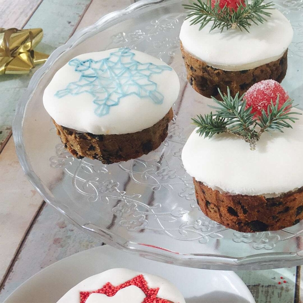 Mini Christmas Cakes