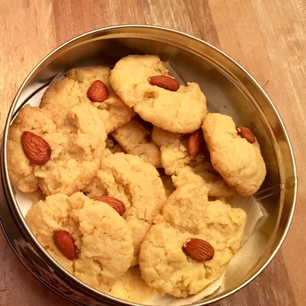 Chinese Restaurant Almond Cookies