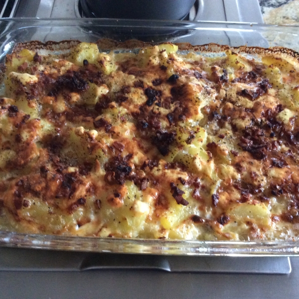 Rich and Creamy Potatoes Au Gratin