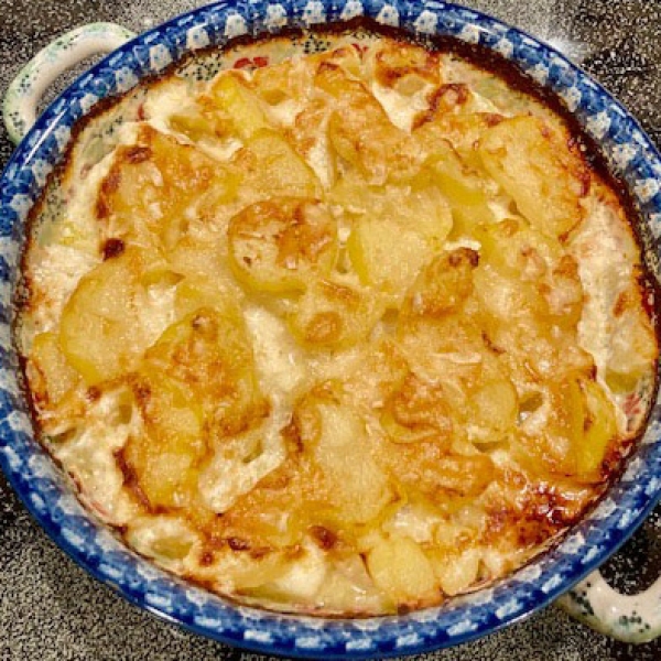 Rich and Creamy Potatoes Au Gratin