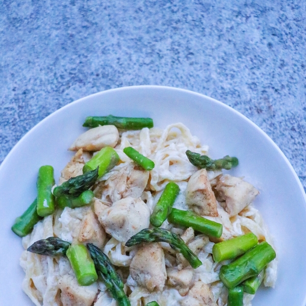 Chicken and Asparagus Fettuccine