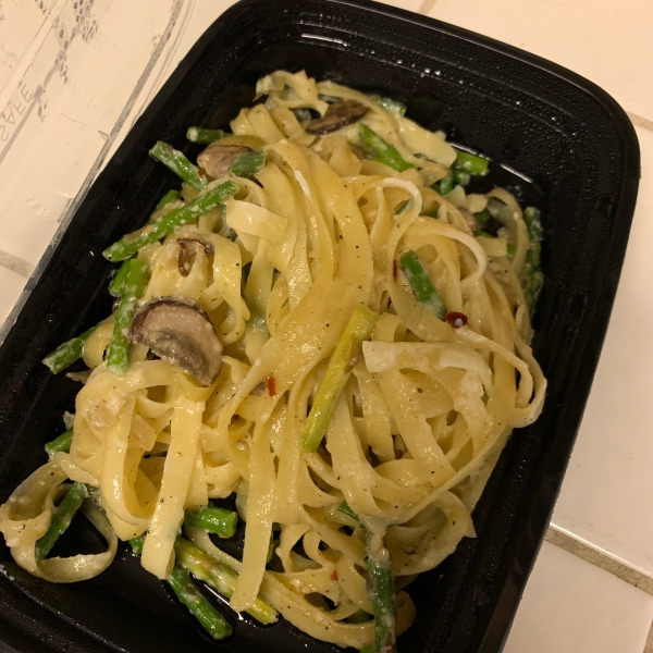 Chicken and Asparagus Fettuccine