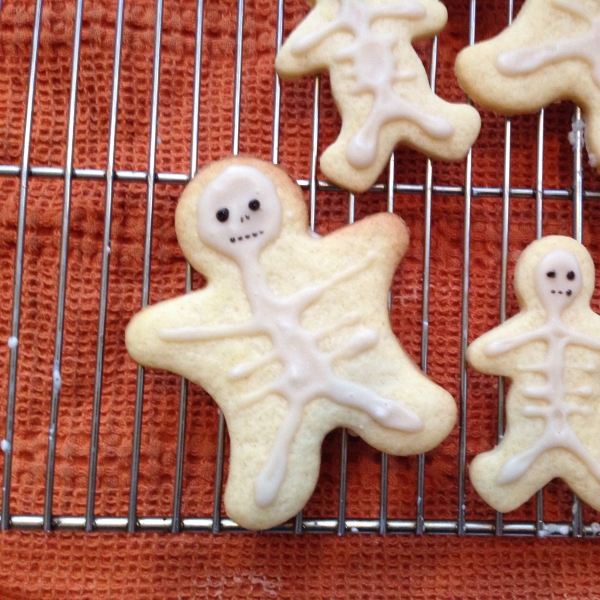 Halloween Skeleton Cookies