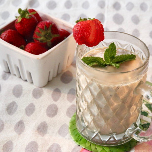 Strawberry-Avocado-Mint Smoothie