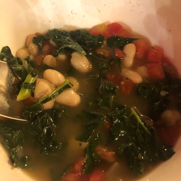 Simple and Delicious Kale Soup