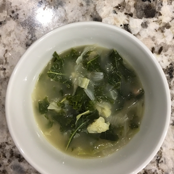 Simple and Delicious Kale Soup