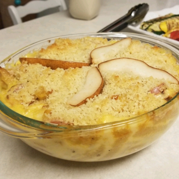 Macaroni and Cheese with Sausage and Pears