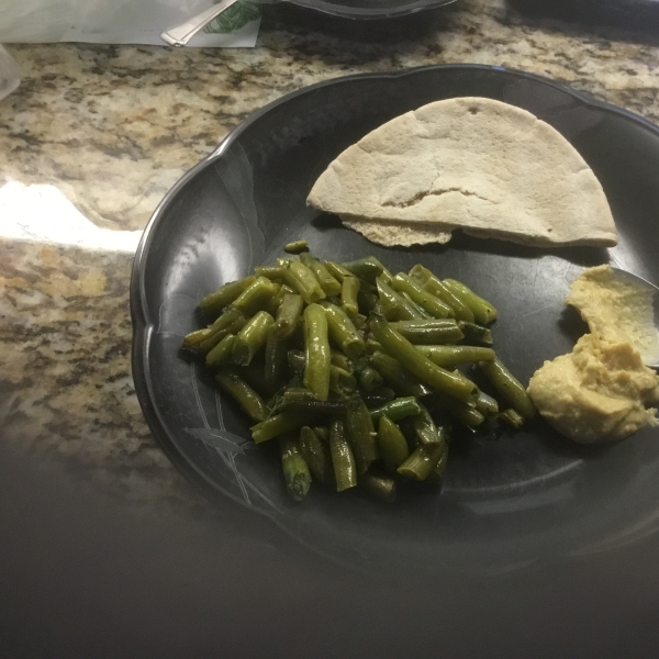 Fasoliyyeh Bi Z-Zayt (Syrian Green Beans with Olive Oil)