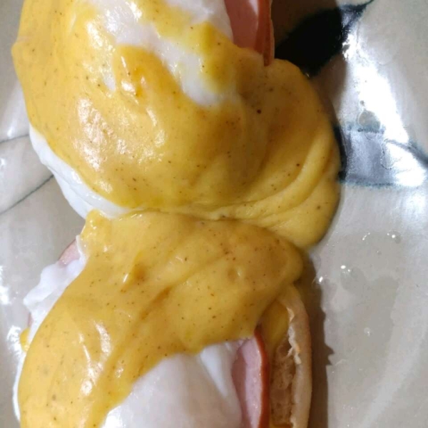 Quick and Easy Hollandaise Sauce in the Microwave