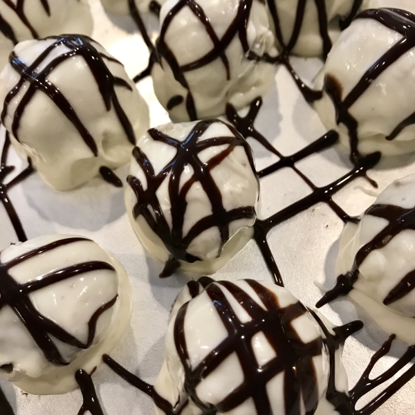 Easy White Chocolate Oreo® Truffles