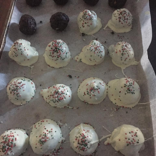 Easy White Chocolate Oreo® Truffles