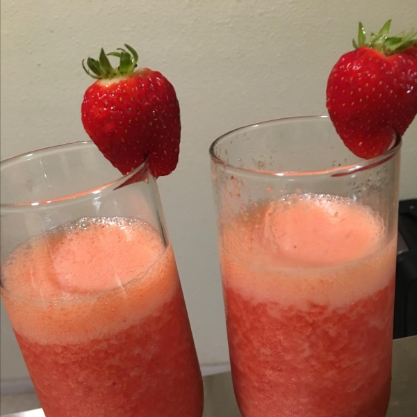 Mongolian Strawberry-Orange Juice Smoothie
