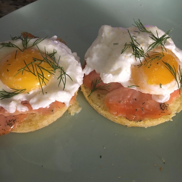 Smoked Salmon Dill Eggs Benedict