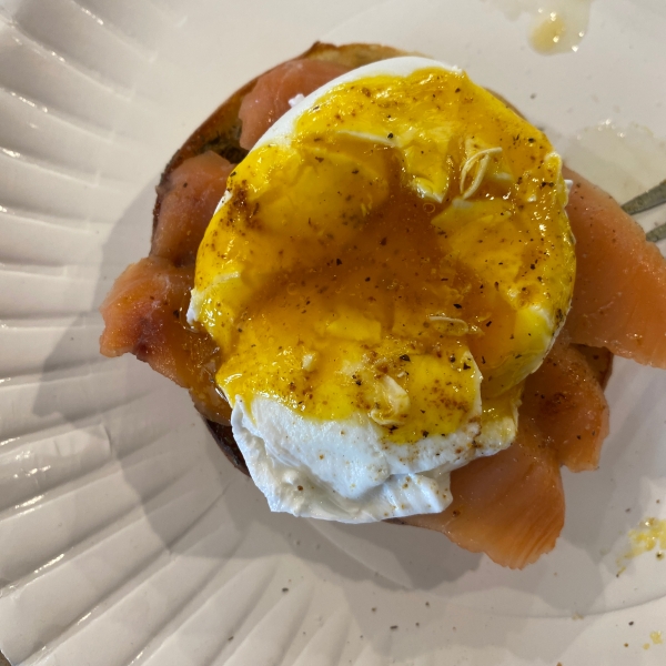 Smoked Salmon Dill Eggs Benedict